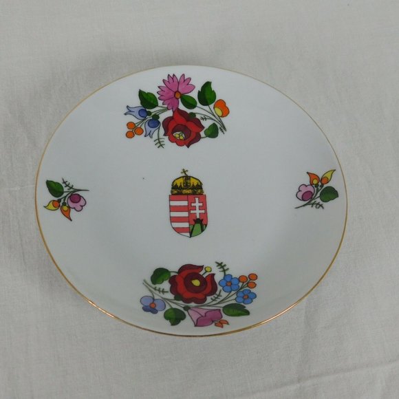 Kalocsa Other - Kalocsa Hungary Hand Painted Coat of Arms Porcelain Decorated Wall Plate 6" FLAW